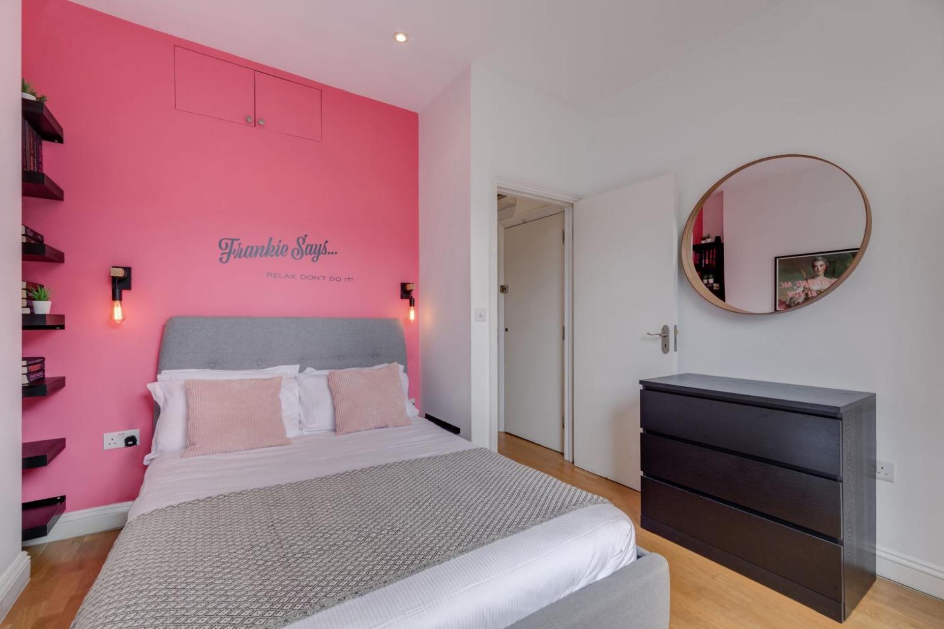 The Lipstick Palace - Fitzrovia - By Frankie Says Londýn Exteriér fotografie