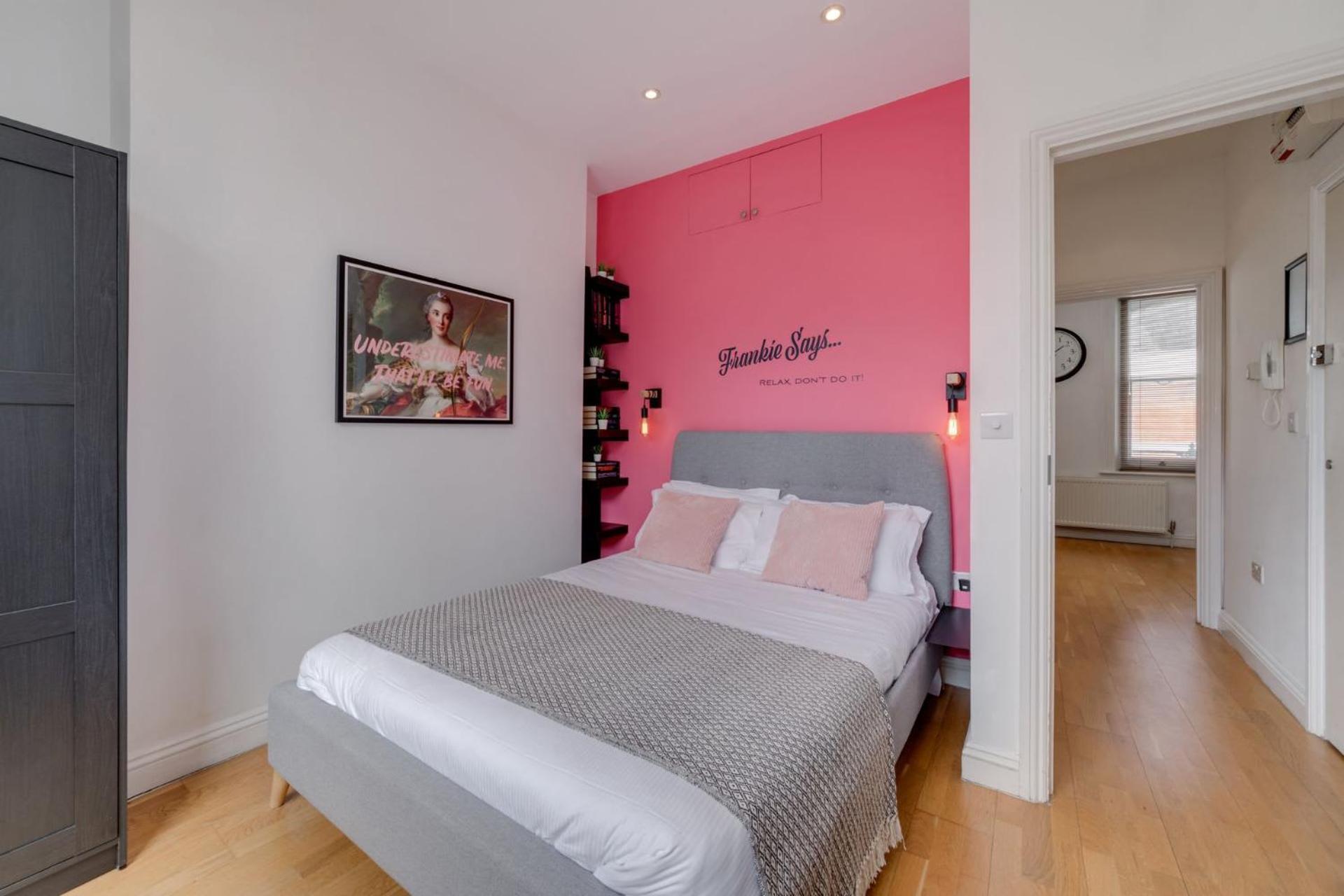 The Lipstick Palace - Fitzrovia - By Frankie Says Londýn Exteriér fotografie